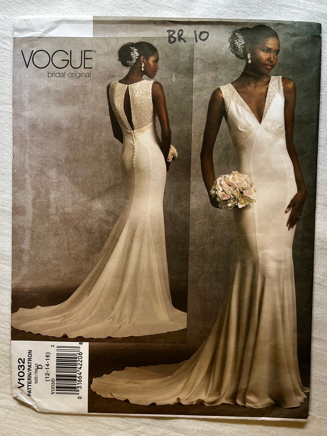 Vogue Bridal Original V1032 PARTIALLY CUT Wedding Dress Sizes 12-16 Wee Scotty Vogue Bridal Original V1032 PARTIALLY CUT Wedding Dress Sizes 12-16 Wee Scotty