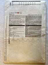 Very Easy Vogue V8123 PARTIALLY CUT Coat Sizes 8-14
