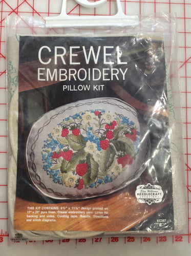 Fruit Basket Pillow Kit / Elsa Williams