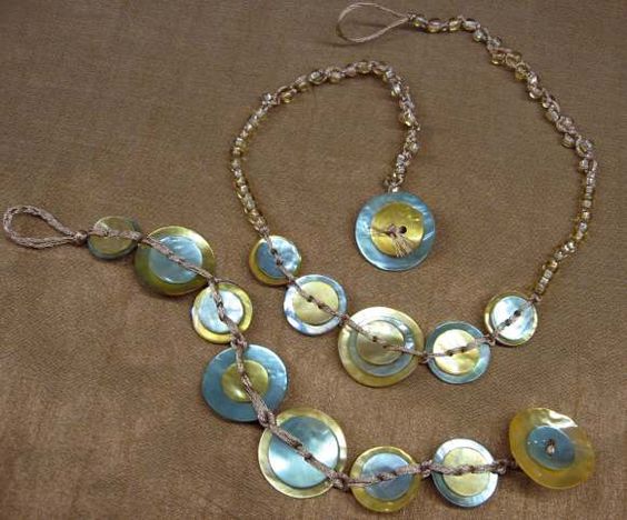Necklaces & Bracelets SATURDAY 12/8